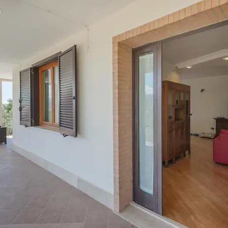 Semesterbostad Lovely In With Kitchen