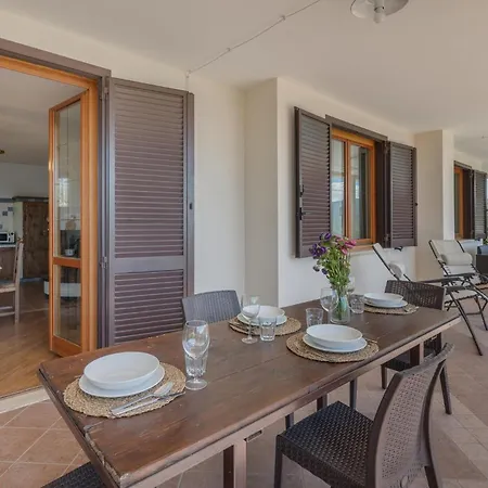 Lovely In With Kitchen Semesterbostad