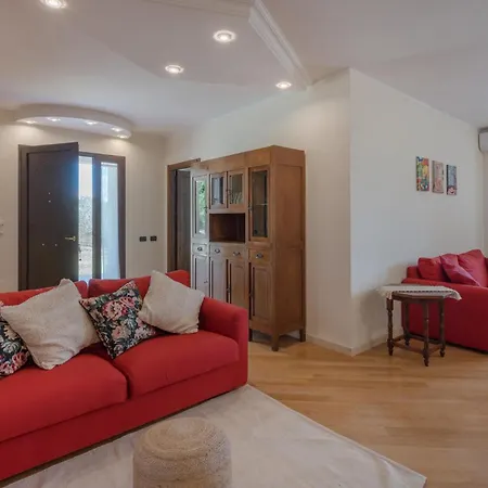 Lovely In With Kitchen Semesterbostad