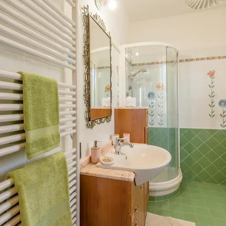 Semesterbostad Lovely In With Kitchen *