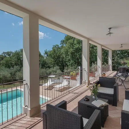 Lovely In With Kitchen Holiday home *