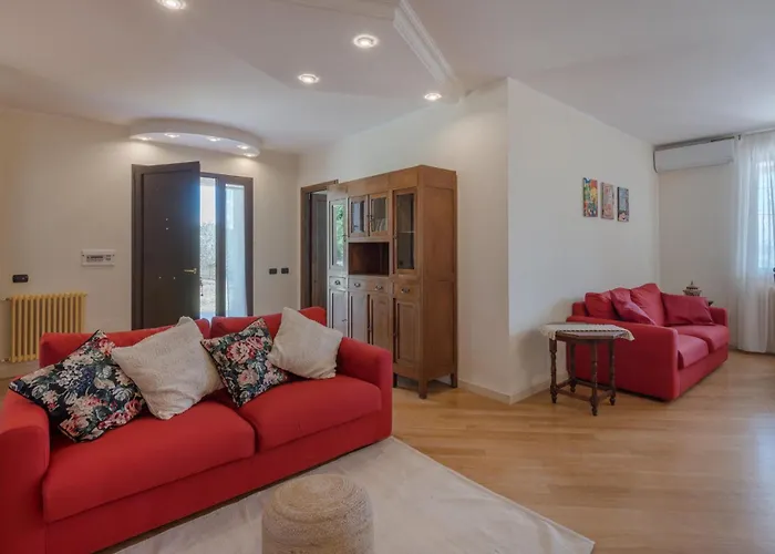 Lovely In With Kitchen Casa de Férias